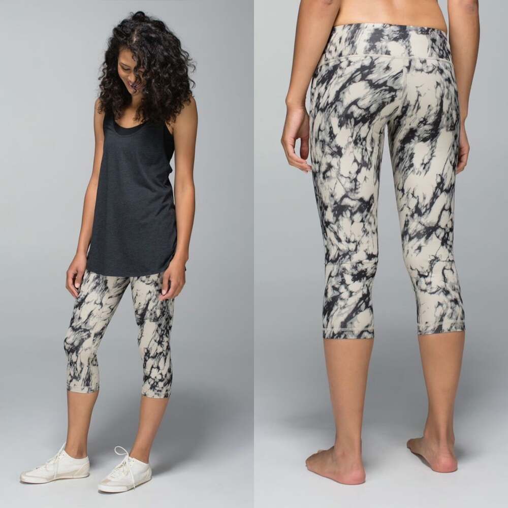 Lululemon Crop Leggings Size 6 Black Beige Marble Print Stretch